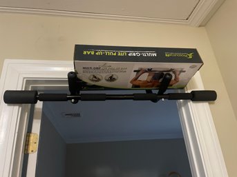 Multi-grip Lite Pull Up Bar