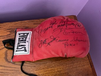 Everlast Boxing Glove, Signed