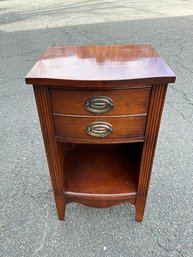 Federal-style Mahogany Nightstand