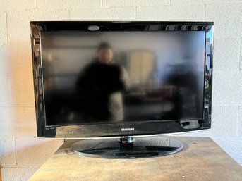 Samsung 36inch Flatscreen TV - Model No. LN37A450C1DXZA