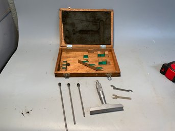 Mitutoyo DMC 4-4 Depth Gauge Set W/case