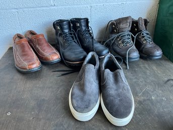 Grouping Of Mens Size 9 Shoes Incl. Ugg