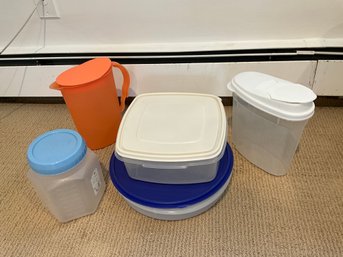 Grouping Of Miscellaneous Tupperware