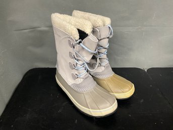 Womens L.L. Bean Snow Boots - Size 9