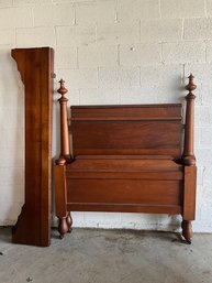 Antique Victorian H. Boyd Oak Twin Bed