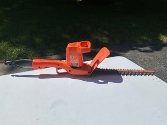 Black And Decker 12 Inch Shrub And Hedge Trimmer - Model No. 8114