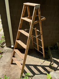 6ft Wood Folding Step Ladder