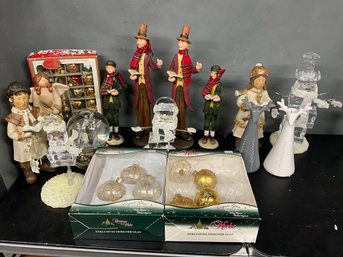 Grouping Of Miscellaneous Christmas Decorations
