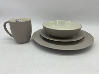 Noritake Colorwave Sand Four Piece Dish Set