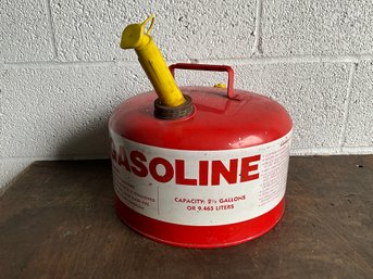 Century 2 1/2 Gallon Gas Can