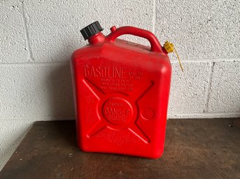 2 1/2 Gallon Gas Can