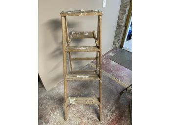 4' Wooden Step Ladder