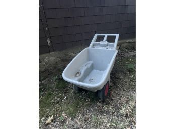 Rubbermaid Wheelbarrow