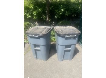 (2) Rubbermaid Commercial Products Garbage Cans