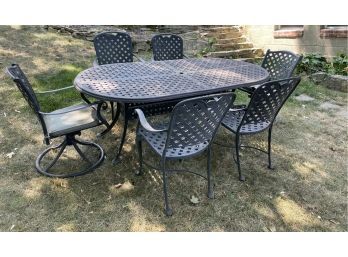 Smith & Hawken Patio Dining Table & (6) Chairs