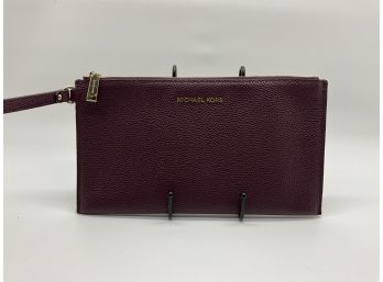 Micheal Kors 'Mercer' Large Pebbled Leather Wristlet