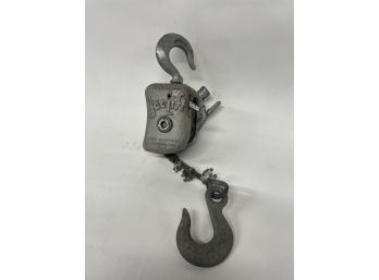 Vintage Jac-lift Ratcheting Hoist