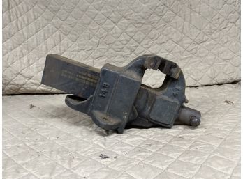 Vintage Sawyer Tool Co. Oswego No. 14 Bench Vise