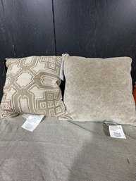 2 Pillows