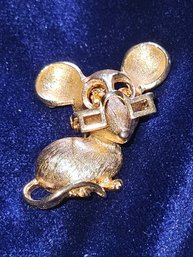 Adorable Avon Gold Tone Mouse Pin With Glasses Spectacles