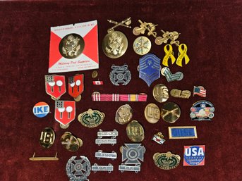 Large Lot Of Military Armed Forces Buttons Pins & Badges - Some Sterling