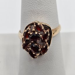 10k Yellow Gold & Garnet Ring - Size. 8.5