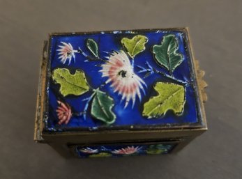 Antique Chinese Enamel Cloisonne Stamp Or Trinket Box