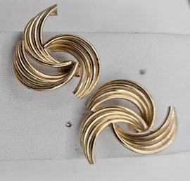 14k Yellow Gold Abstract Curved Modernist Post Earrings