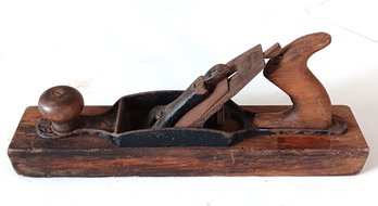 VINTAGE BAILEY WOODEN HAND PLANE