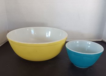 Vintage Pyrex 'Primary Colors' Mixing Bowls, 10' & 6'