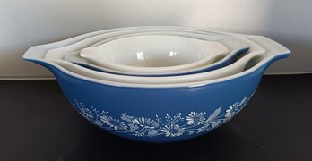 Vintage Pyrex 'Colonial Mist' Set Of Blue-White Cinderella Mixing Bowls