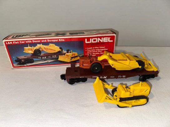 Lionel 027 Gauge Flat Car With Dozer And Scraper