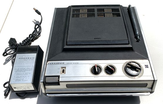 Vintage Panasonic Portable Tv And AM FM Radio