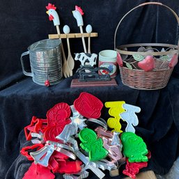 Vtg Kitchen Items - Dept 56 Spoon Set, Sifter, Cookie Cutters - Snoopy, Santa,,