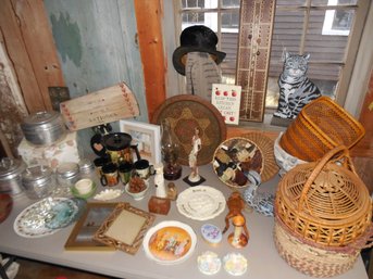 Large Table Lot -  Aluminum Containers, Oil Lamp, Planter With Giraffe Figure, Picture Frames, Etc...