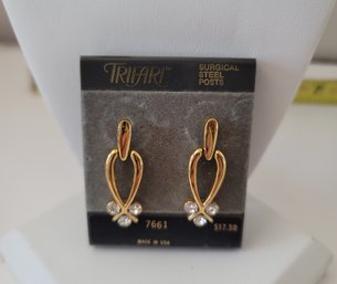 Vintage NOS Trifari Gold Tone And Crystal Drop Earrings LOVELY