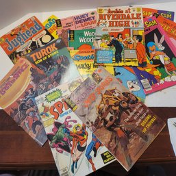 Vintage 70s Comic Book Lot Incl. Archie And Cartoons All In Good Condition