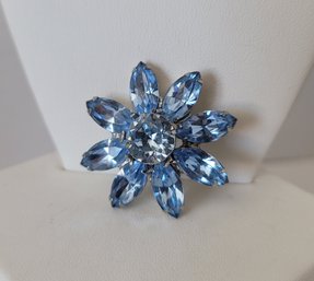 Ice Blue! Gorgeous Vintage 50s Weiss Floral Rhinestone Brooch Excellent Condition