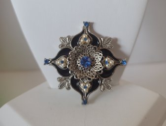 What A Stunner! Vintage 50s-60s Rhinestone Enamel Faux Pearl Filigree Silver Tone Brooch Excellent Condition