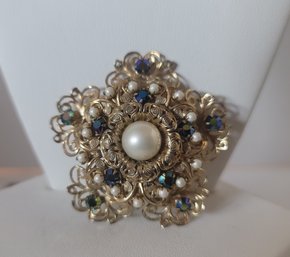 Beautiful Vintage 40s-50s Ornate Gold Tone Filigree AB Rhinestone And Faux Pearl Star Brooch Excellent Cond