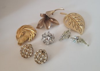 Vintage 50s-60s Coro Brooch And Earring Lot THAT RHINESTONE BROOCH! Great To Excellent Condition