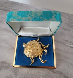 The MOST ADORABLE BLOWFISH! Vtg NOS Fuller Brush Co Perfume Brooch In Org Box Excellent Condition