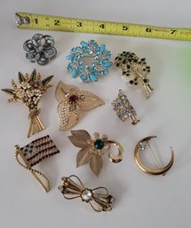 Whole Lotta Sparkle Goin On Here! Antique/Vintage Rhinestone Brooch Lot Incl Rafaelian Good To Excellent Cond