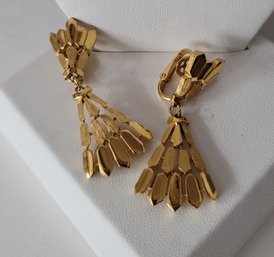 Gorgeous Vintage 60s Crown Trifari Gold Tone Two Textured Drop Fan Earrings Excellent Condition