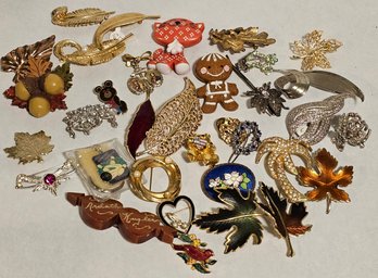 Vintage Brooches, Pins, And Hair Clips