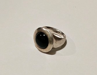 Sterling Silver Signed Ring Size 7.25' With Onyx