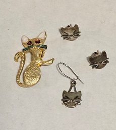 Vintage Cats Make That One Earring A Pendant! Brooch Marked Hong Kong