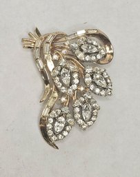 Vintage Trifari Gold Tone And Rhinestone Brooch