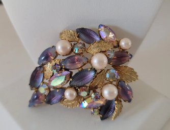 ABSOLUTELY GORGEOUS! Vintage Kramer Of NY  Molded Opaline Givre Glass AB Rhinestone Brooch Excellent Condition