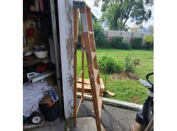 6 Foot Wooden Ladder